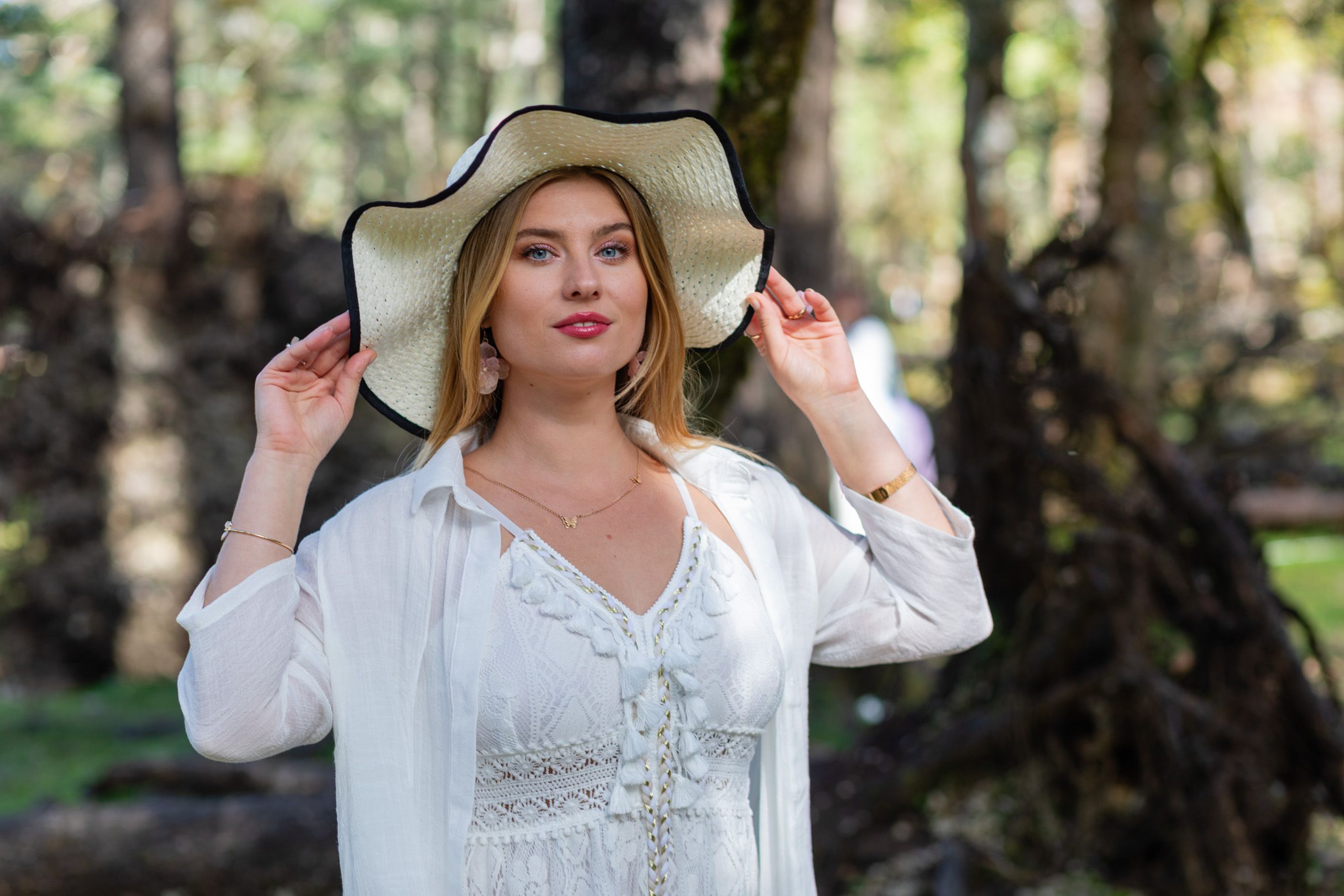 Behind the scenes of a portrait session in the studio